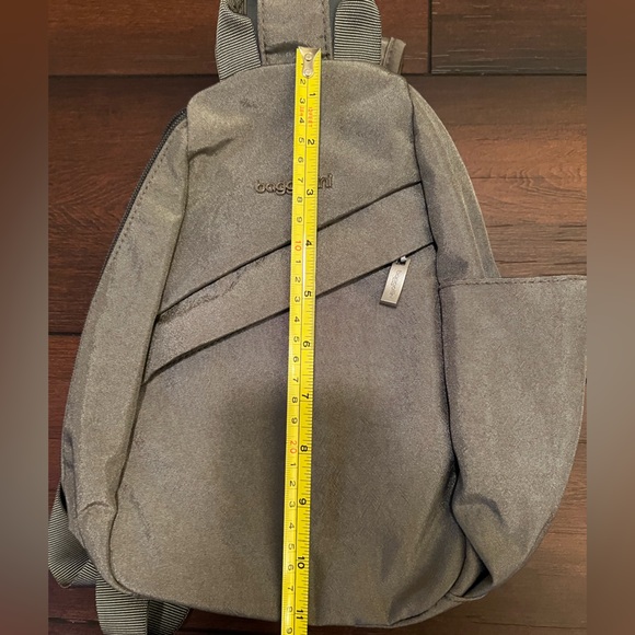 Bagallini Sling Bag - Picture 7 of 8